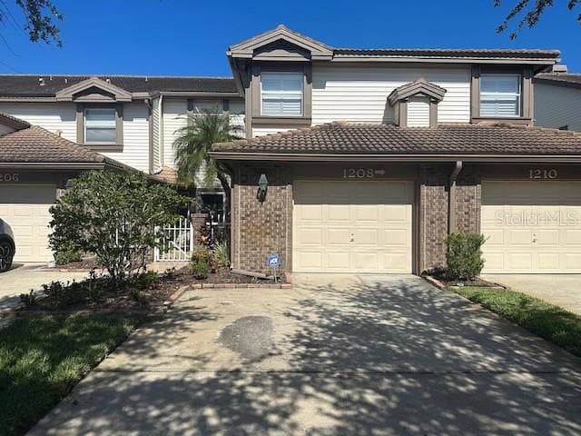 1208 CLAYS TRAIL OLDSMAR, FL 34677