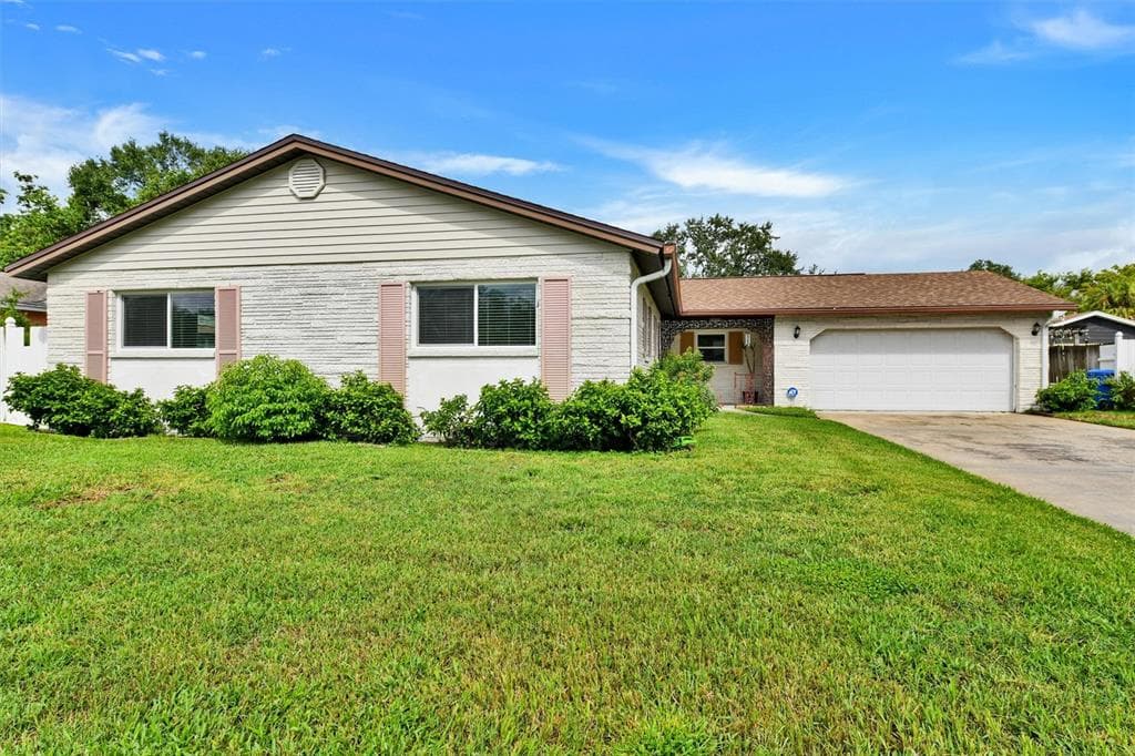 8403 LOPEZ DRIVE TAMPA, FL 33615