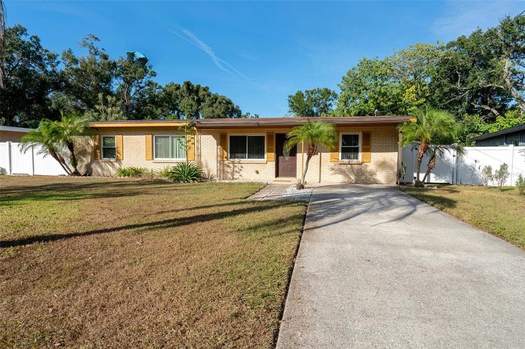 120 RUBY CIRCLE BRANDON, FL 33510