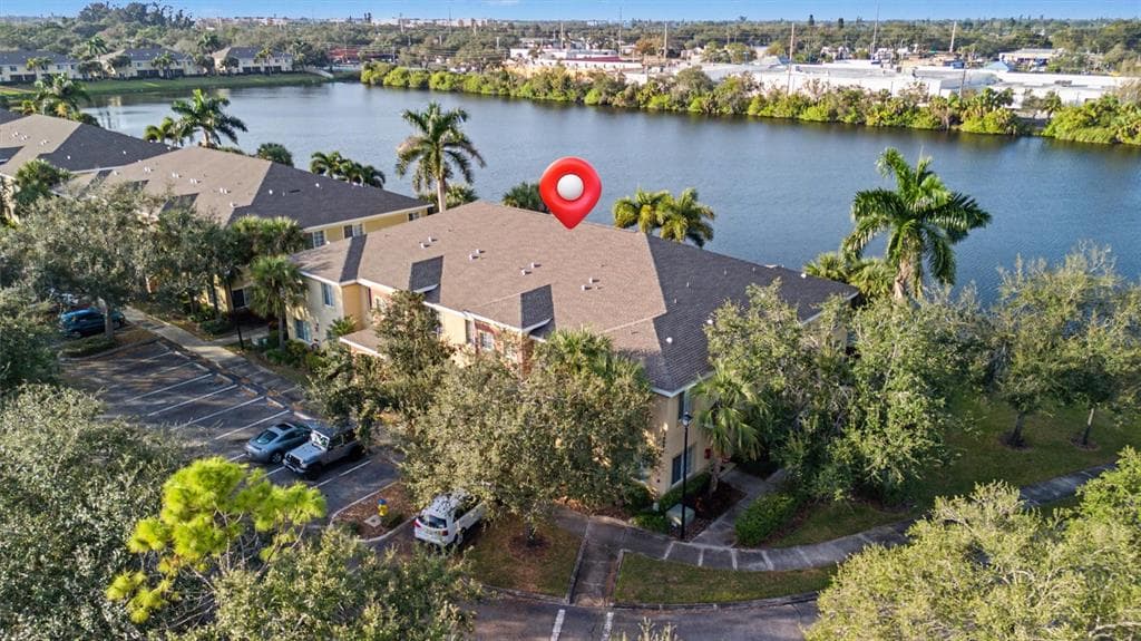 3505 45TH TERRACE W UNIT 105 BRADENTON, FL 34210