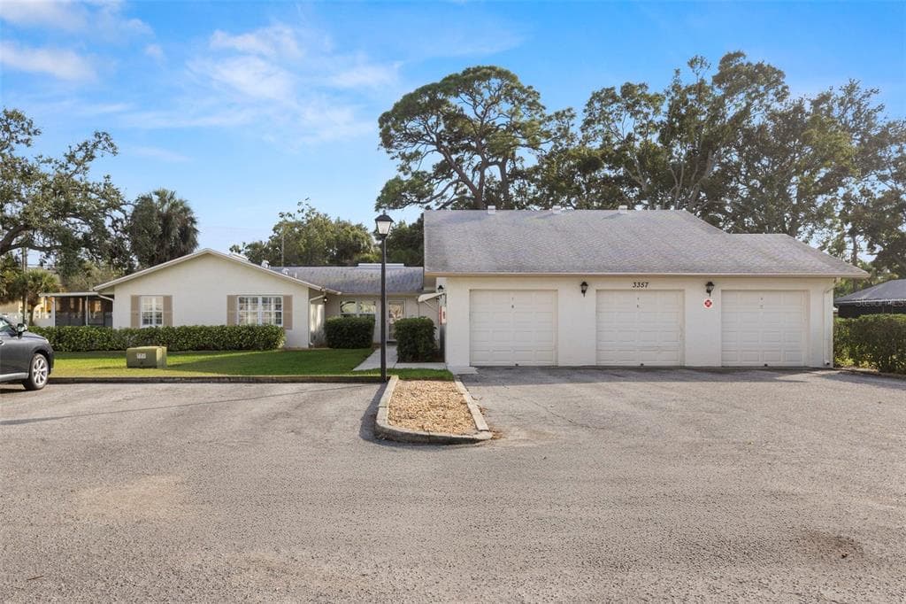 3357 38TH STREET UNIT B ST PETERSBURG, FL 33711