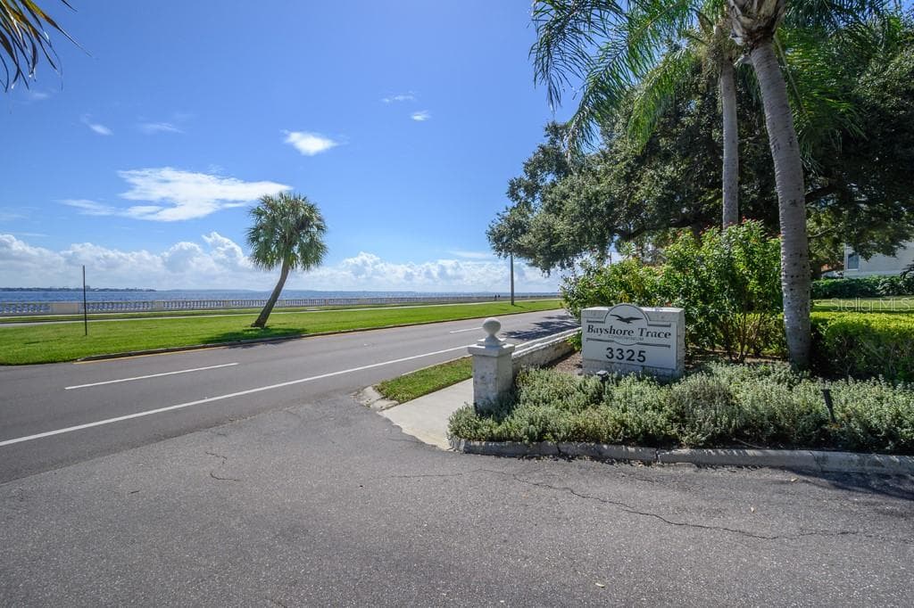3325 BAYSHORE BOULEVARD UNIT A17 TAMPA, FL 33629