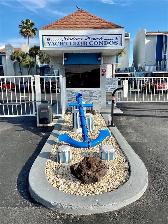 165 MEDALLION BOULEVARD UNIT C MADEIRA BEACH, FL 33708