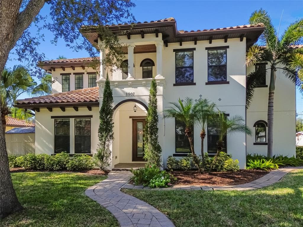 3901 S LYNWOOD AVENUE TAMPA, FL 33611