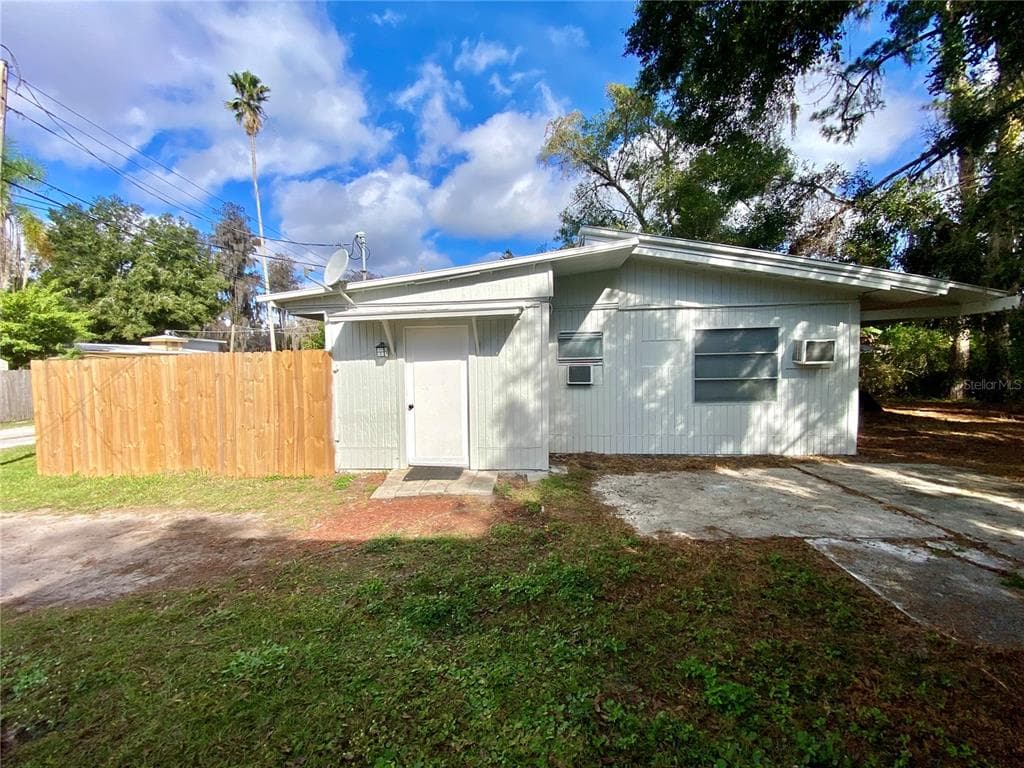 18107 LAKE FRONT DRIVE LUTZ, FL 33548