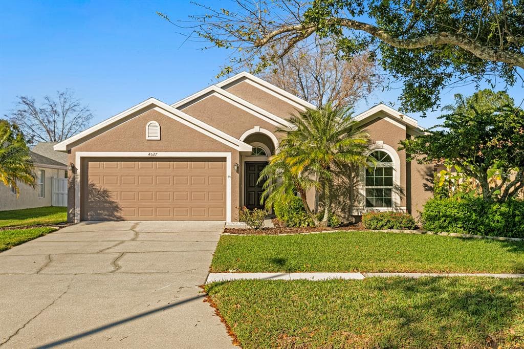 4527 NEW DAWN COURT LUTZ, FL 33558