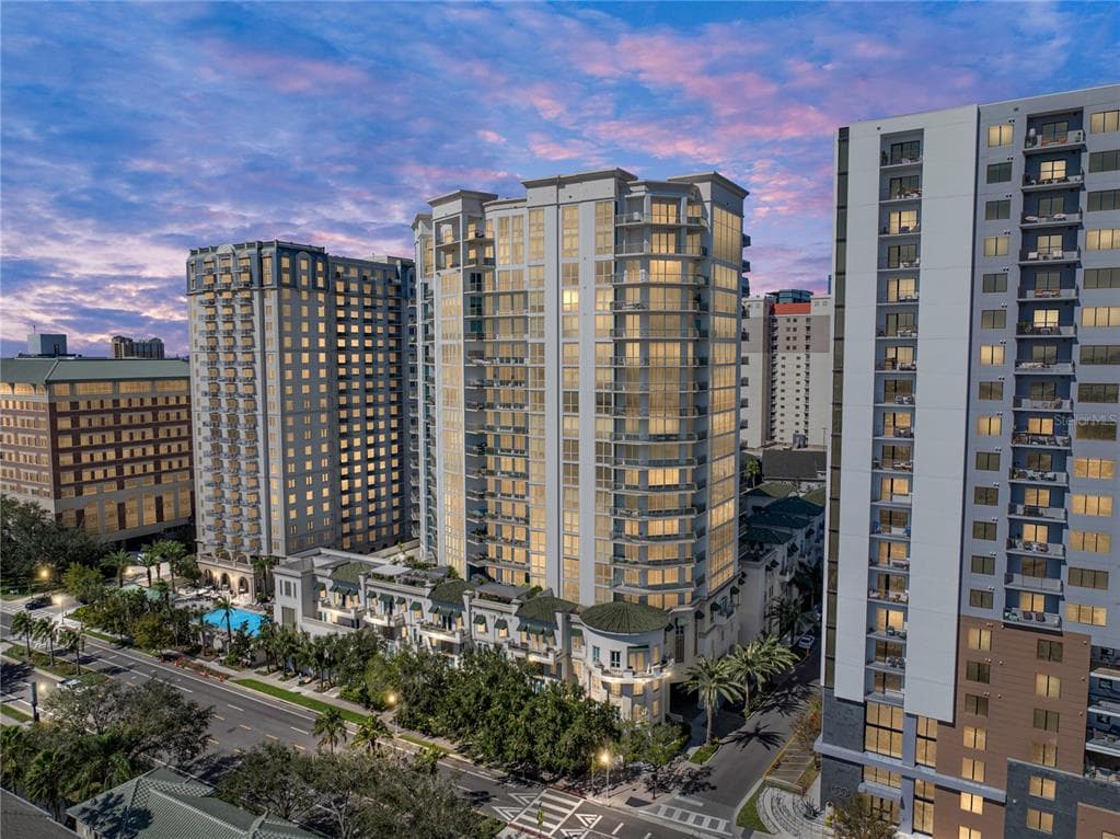 450 KNIGHTS RUN AVENUE UNIT 401 TAMPA, FL 33602
