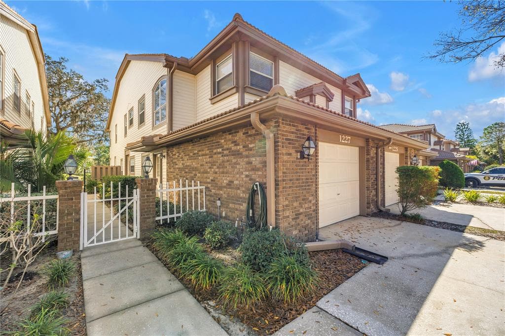 1227 CLAYS TRAIL OLDSMAR, FL 34677