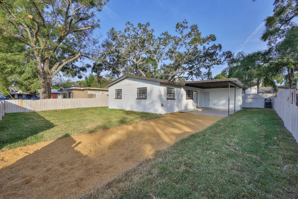 8621 MAY CIRCLE TAMPA, FL 33614