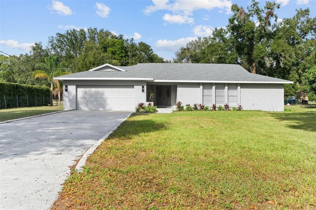 1106 HUMMINGBIRD LANE