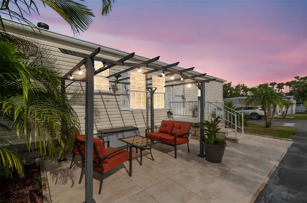 5800 29TH WAY N UNIT 23 ST PETERSBURG, FL 33714