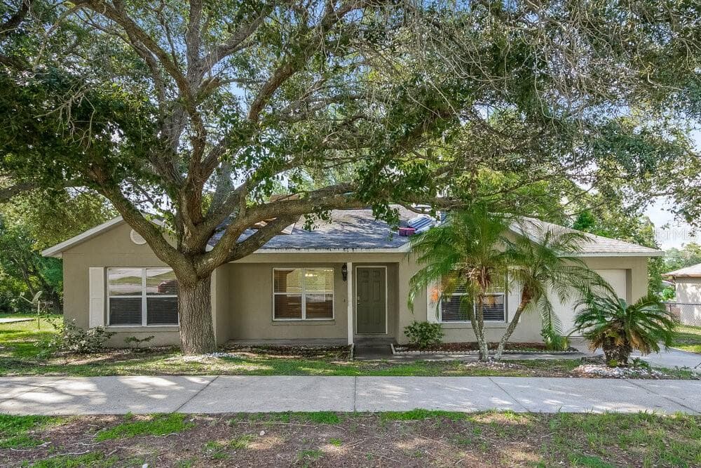 628 BROOKE COURT CLERMONT, FL 34711