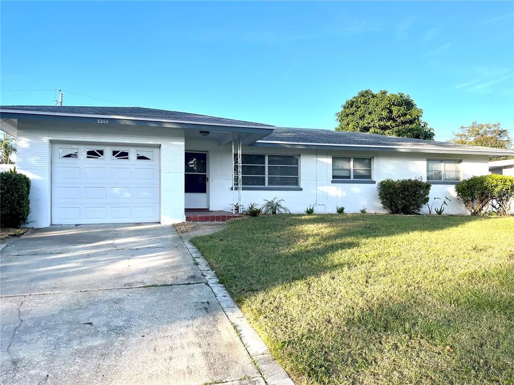 2263 DUNCAN DRIVE BELLEAIR BLUFFS, FL 33770