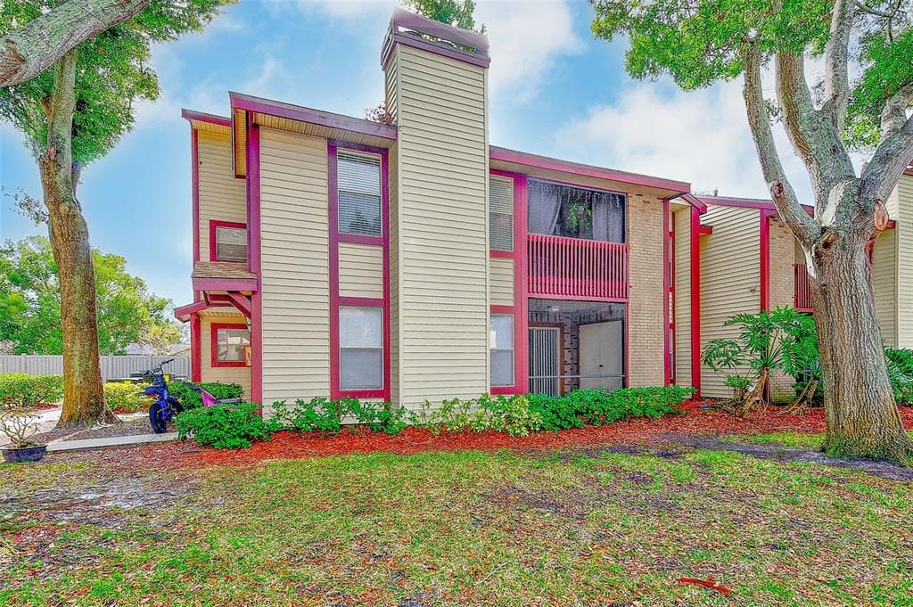 1723 HAMPTON LANE UNIT 406 PALM HARBOR, FL 34683
