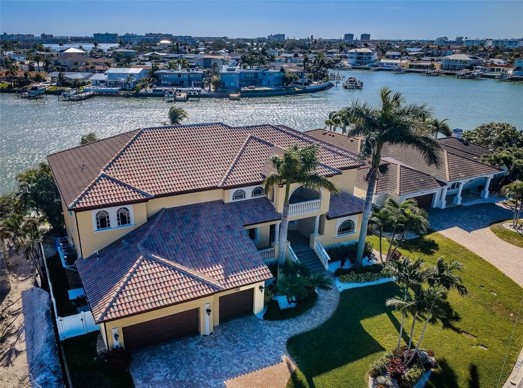 7986 9TH AVENUE S ST PETERSBURG, FL 33707