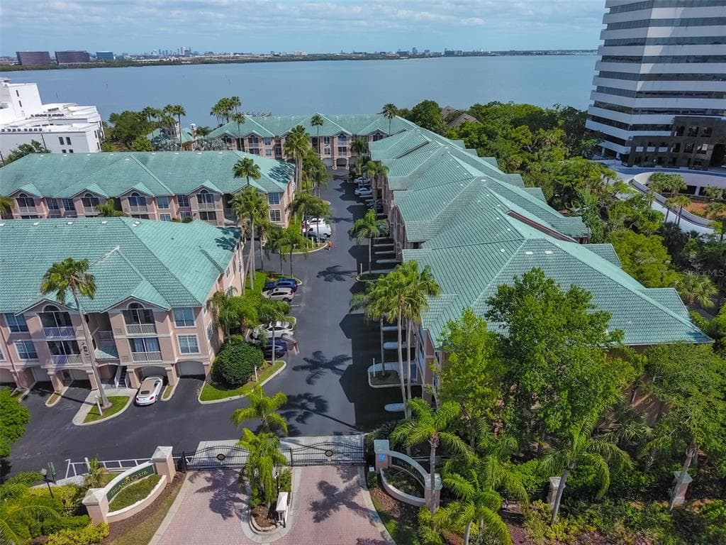 2305 BAY CLUB CIRCLE UNIT 2305 TAMPA, FL 33607