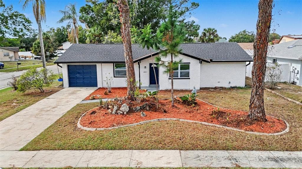 6802 CHIPPENDALE COURT TAMPA, FL 33634