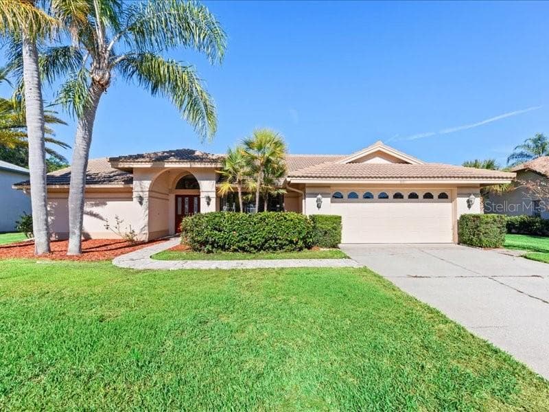 607 WATERFORD CIRCLE E TARPON SPRINGS, FL 34688