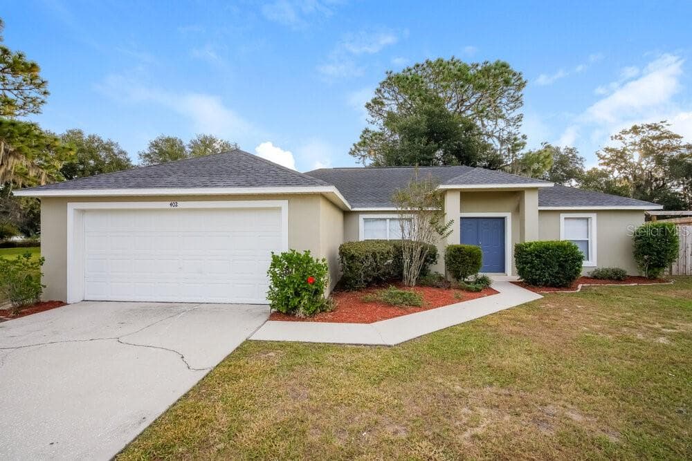 402 S DIXIE DRIVE HOWEY IN THE HILLS, FL 34737