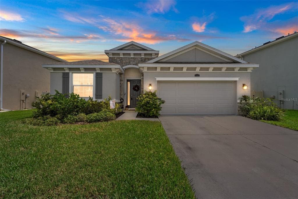 8635 BOWER BASS CIRCLE WESLEY CHAPEL, FL 33545