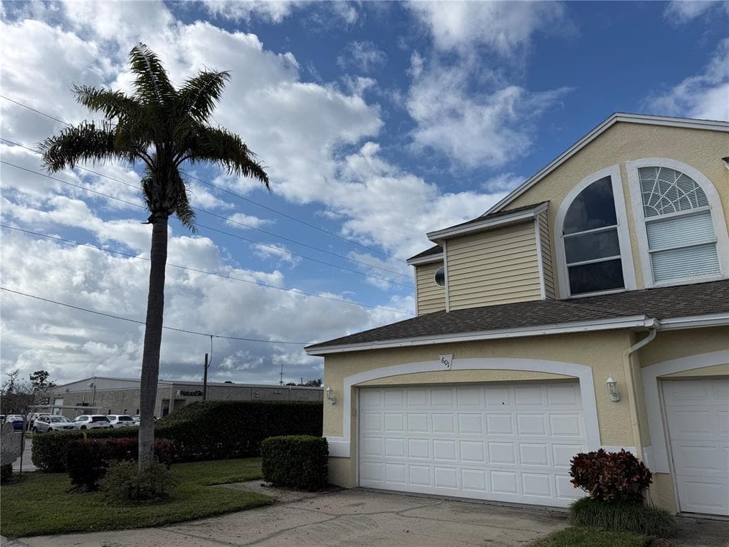 1050 STARKEY ROAD UNIT 601 LARGO, FL 33771