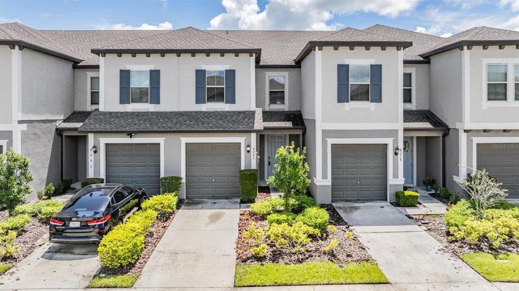8082 ROLLING SHELL TRAIL WESLEY CHAPEL, FL 33545