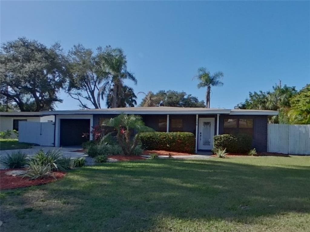 348 BARBARA CIRCLE BELLEAIR, FL 33756