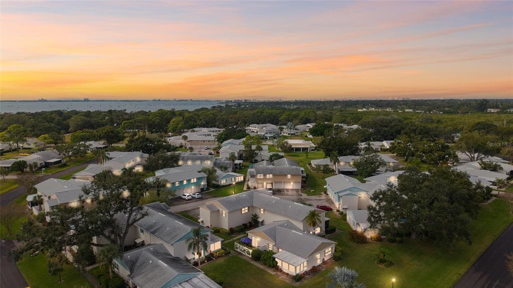 3244 38TH WAY S UNIT B ST PETERSBURG, FL 33711