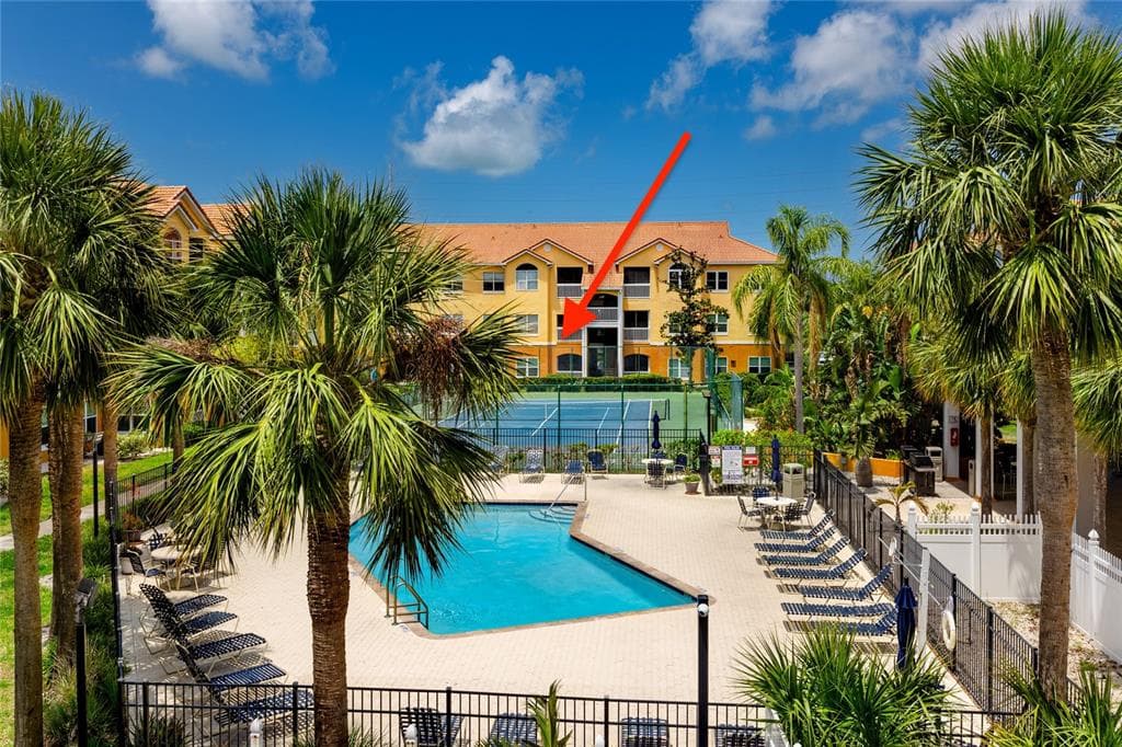 10764 70TH AVENUE UNIT 5104 SEMINOLE, FL 33772