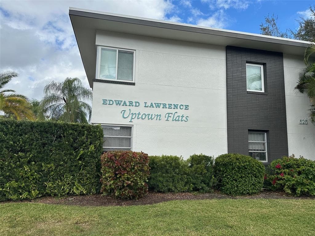 527 9TH AVENUE N UNIT 14 ST PETERSBURG, FL 33701