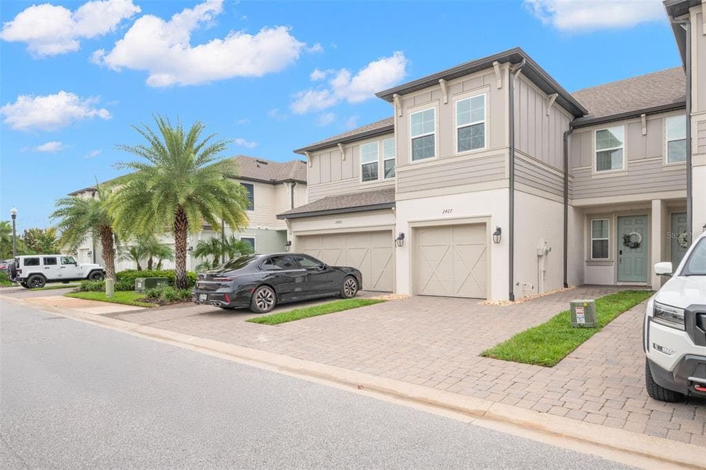 2427 FOGGY CREEK CIRCLE CLEARWATER, FL 33764