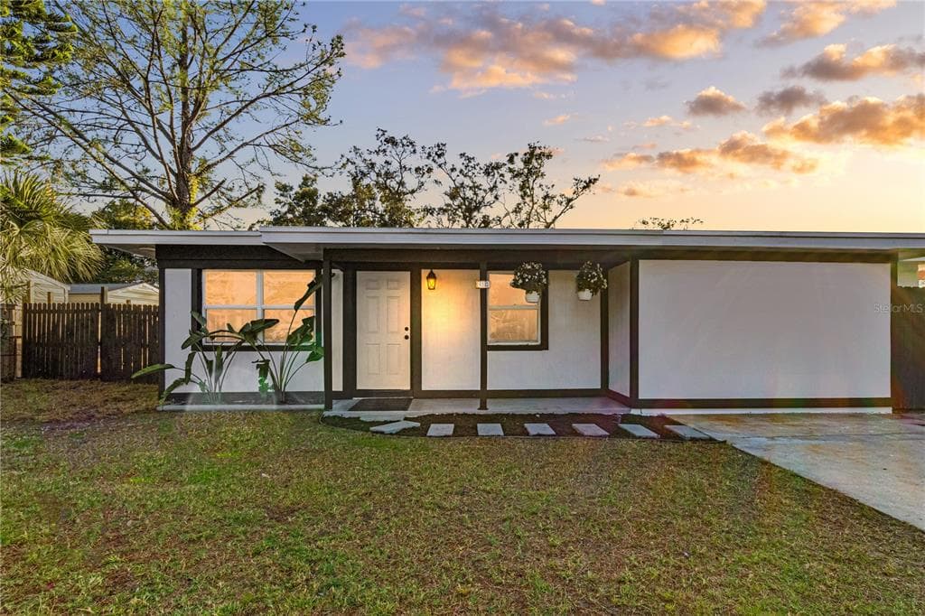 6903 TRAVIS BOULEVARD TAMPA, FL 33610