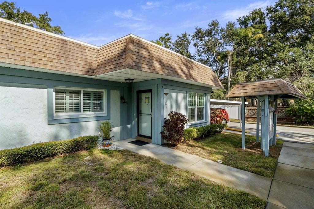 870 LOCH LINNHE LANE UNIT 125 DUNEDIN, FL 34698