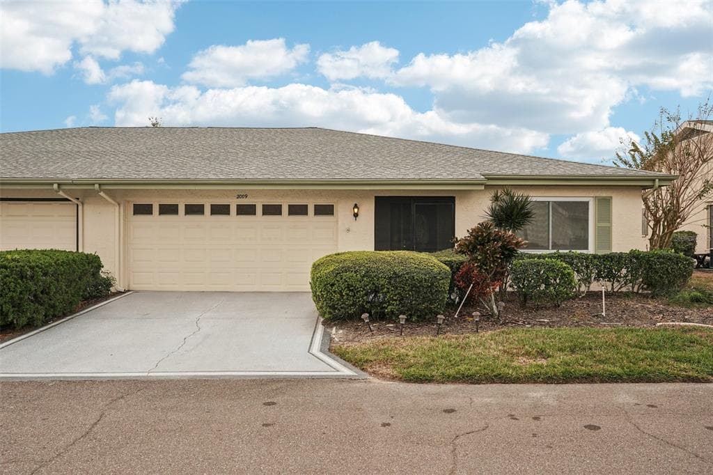 2009 HEREFORD DRIVE SUN CITY CENTER, FL 33573