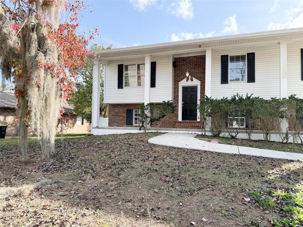 2318 CHESHIRE PLACE LAKELAND, FL 33810