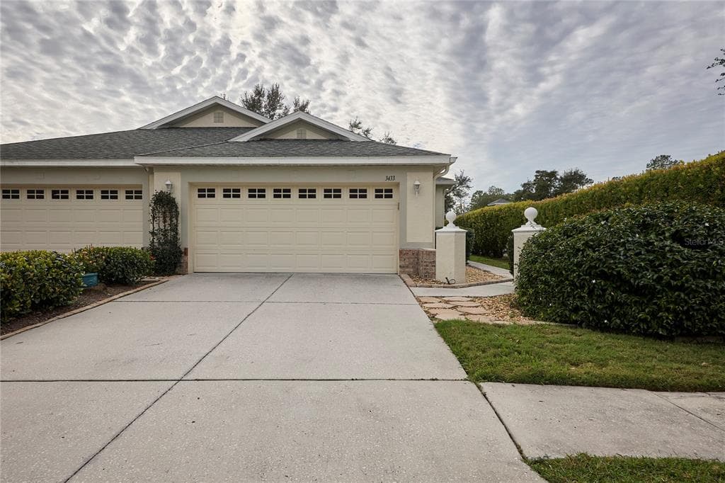 3433 CHAPEL CREEK CIRCLE WESLEY CHAPEL, FL 33544
