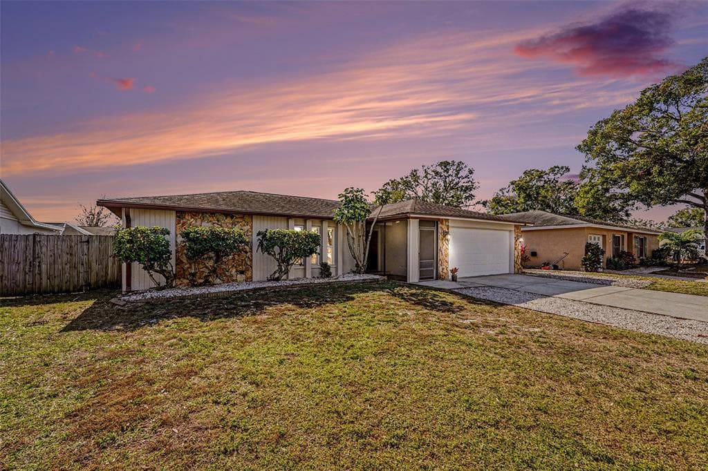 8390 SOMERSET DRIVE
