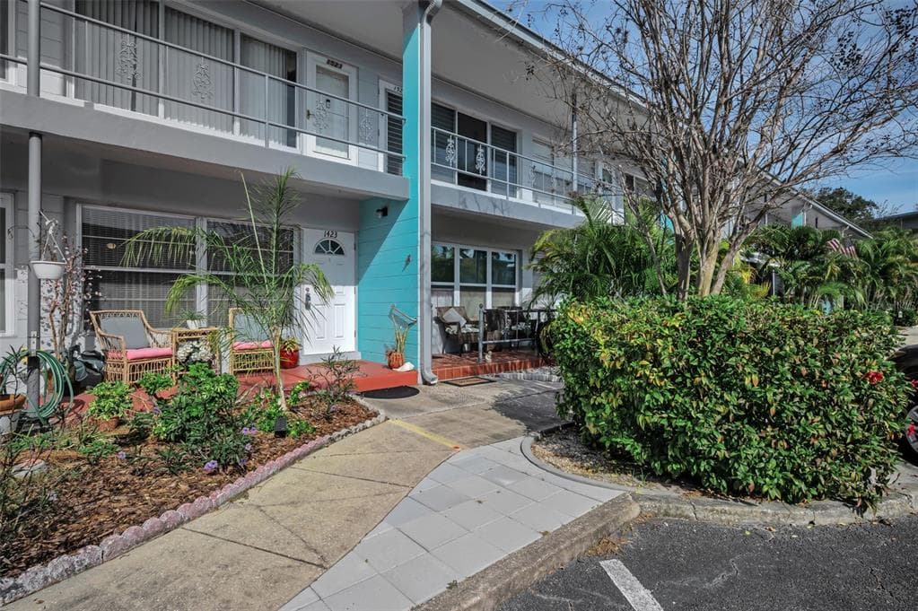 4325 58TH WAY N UNIT 1423 KENNETH CITY, FL 33709