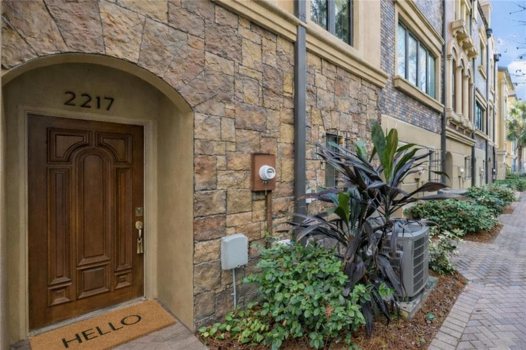 2217 SOHO BAY COURT TAMPA, FL 33606