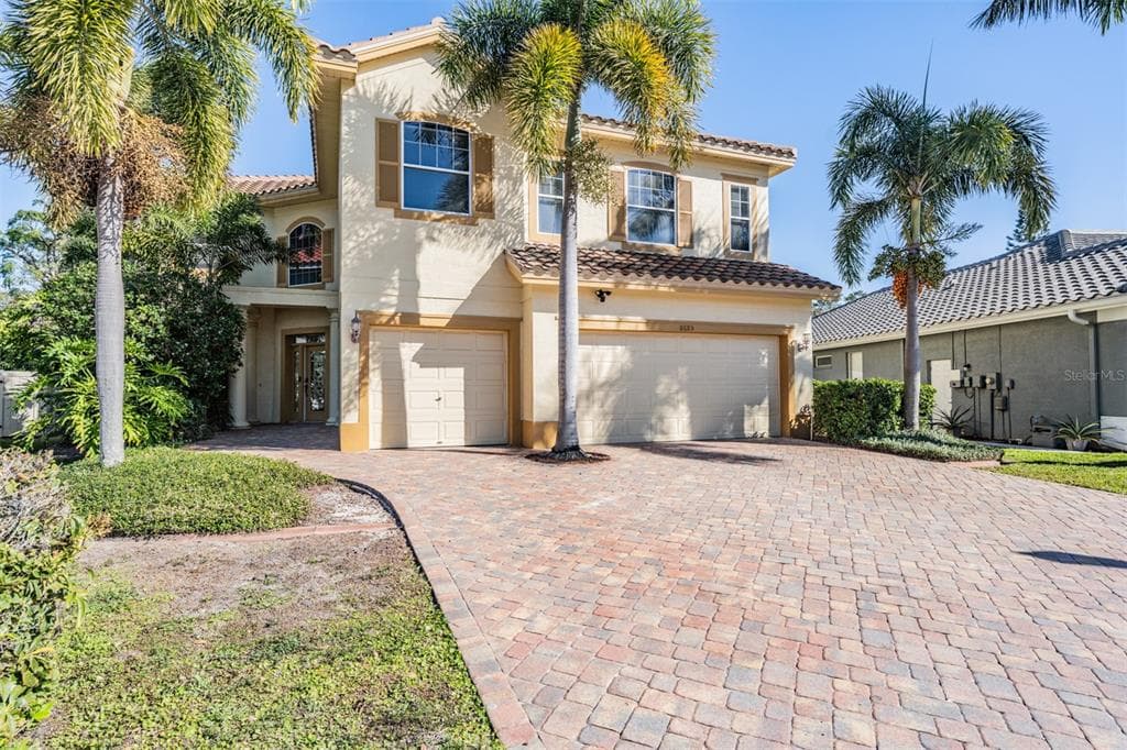 8685 BAYOU WAY N PINELLAS PARK, FL 33782
