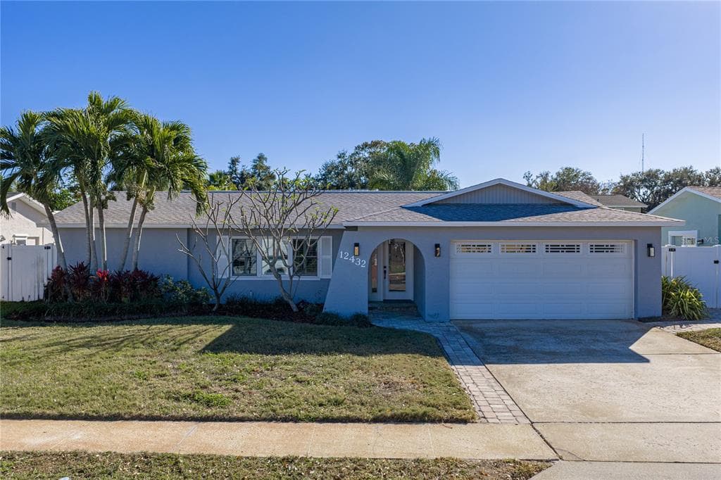 12432 MONARCH CIRCLE SEMINOLE, FL 33772