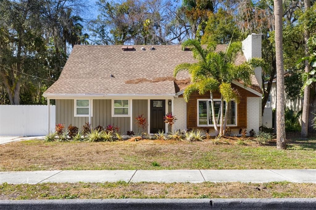 7208 N OLA AVENUE TAMPA, FL 33604