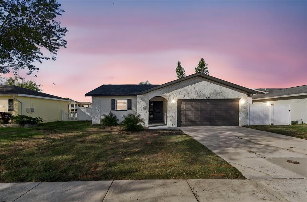 8324 DENISE DRIVE SEMINOLE, FL 33777