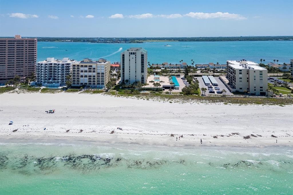 1390 GULF BOULEVARD UNIT PH4 CLEARWATER BEACH, FL 33767