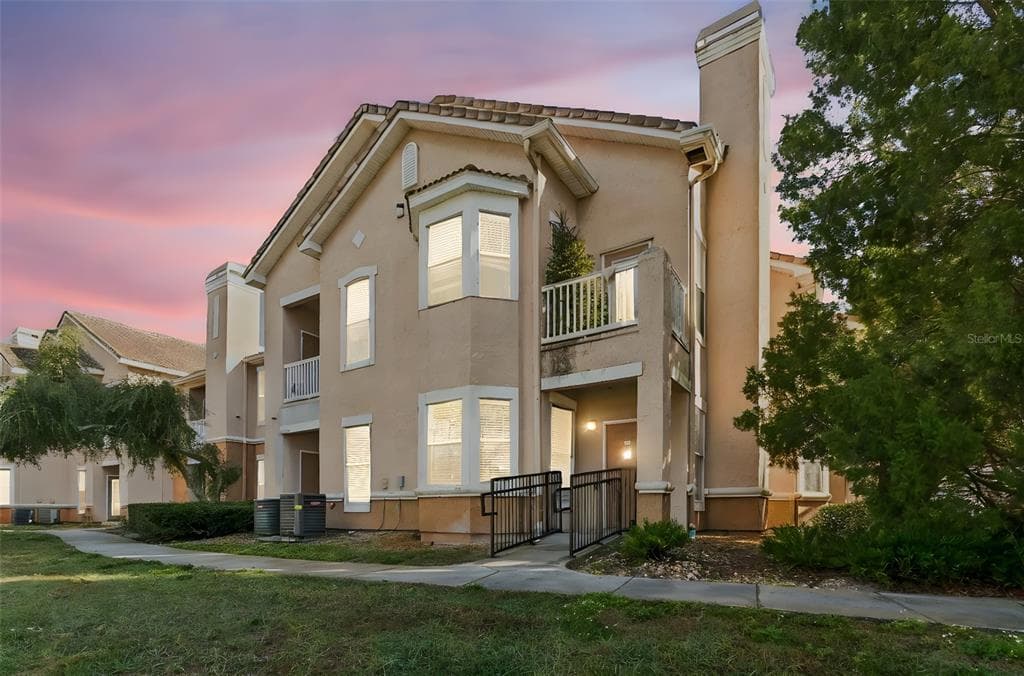 17932 VILLA CREEK DRIVE TAMPA, FL 33647