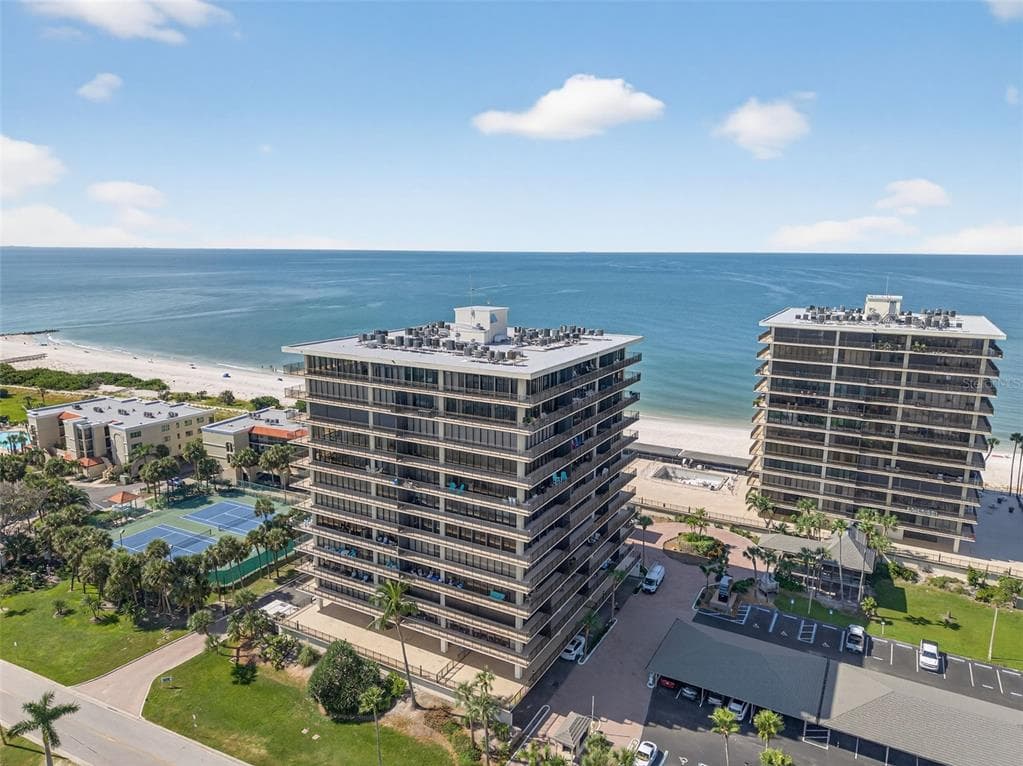 7600 BAYSHORE DRIVE UNIT 902