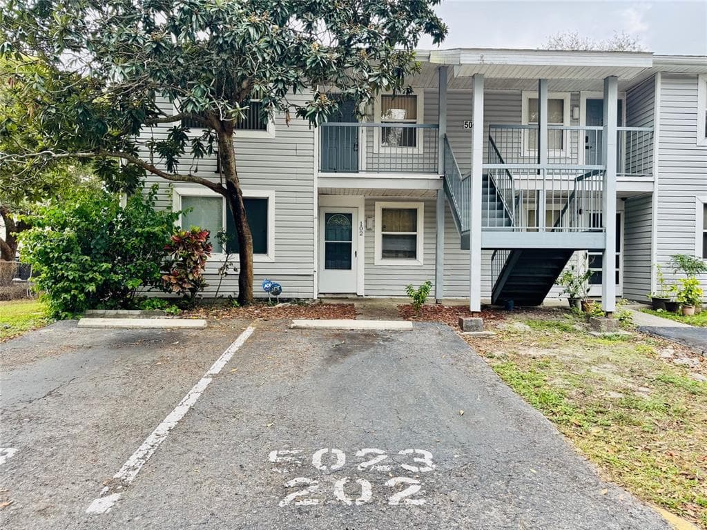 5023 TERRACE PALMS CIRCLE UNIT 202 TAMPA, FL 33617