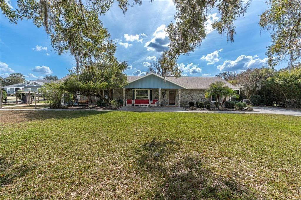 7843 SHOUPE ROAD PLANT CITY, FL 33565