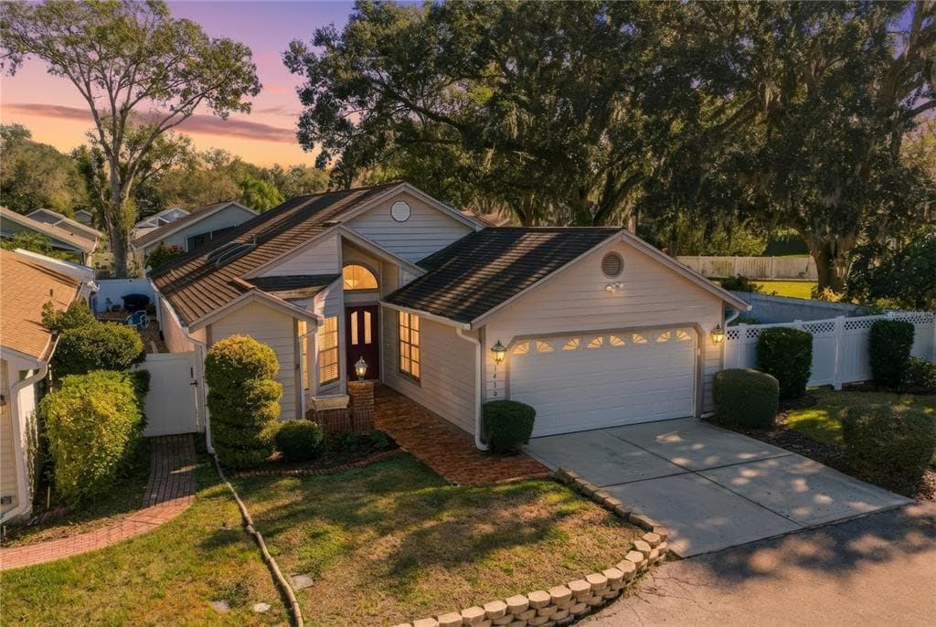 1418 WALDEN OAKS PLACE PLANT CITY, FL 33563