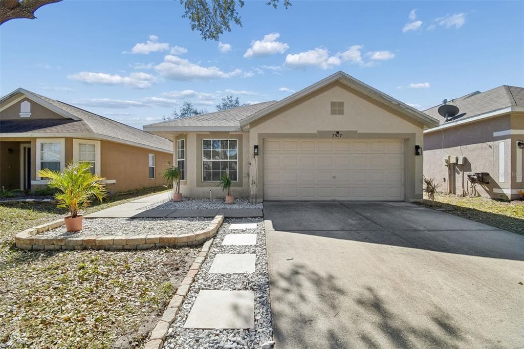 7527 OXFORD GARDEN CIRCLE APOLLO BEACH, FL 33572